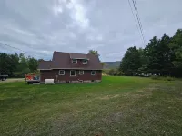 Bayview Hideaway with a Great Mountains View and Large Peaceful Property.