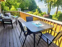 Family Beach House With Beautiful Views, Huge Yard, Mooring Buoy, And Kayaking