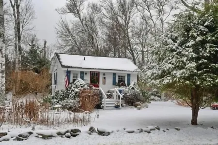 Olde Post Office Cottage at Pemaquid Point