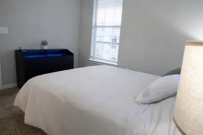 Cozy 1-bedroom apartment in fabulous Magnolia with AC, WiFi Hotels near Tamina Community Market