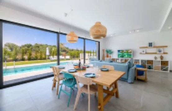 By the Beach - Blue Topaz Villa