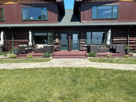 Cozy  Condo on Whitefish chain