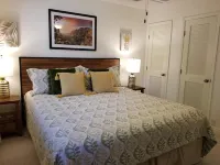 Surf and Racquet Club Paradise with Pickleball Courts/Pool/Air Conditioning