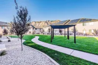 30% OFF SPECIAL! Skiers Dream, Newly Built, BBQ, Patio, Views, Dedicated Hot Tub