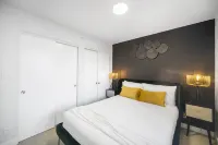 Luxury 1 Bedroom Apartment in Downtown Vancouver