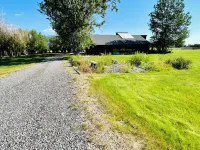 Family Home with Mountain Views