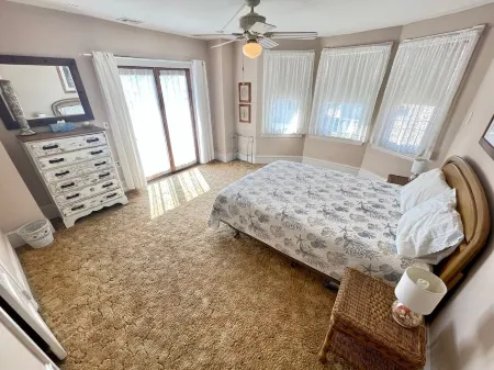 Classic Large Victorian Shore Home Sleeps 14 One Block from Beach