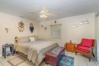 3 Bdrms 2 Bath Home Close to the Melbourne Airport!