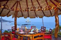 The most Romantic Beachfront Villa with stunning ocean view on  Palmilla Beach