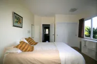 Cedar Bay - Central Russell Hotels in Russell