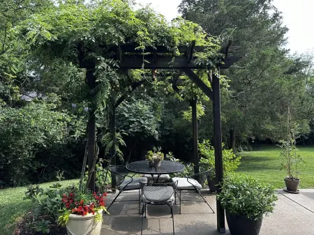 Stylish Guest Suite in Gallatin: Close to Nashville, Screened Porch & Firepit