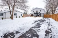 Cozy 4 BR Home in Cornwall Hotels near Moores Clothing for Men