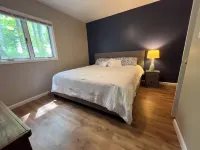 6 bedroom Cottage in Manistee on Lake Michigan. Stairs to private beach