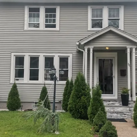 Charming 3 bed/2 bath town home with gorgeous back yard