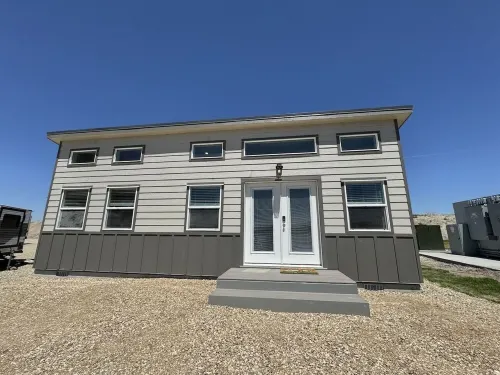 Lucky Lake 208 Tiny Home A Hotels in Heyburn