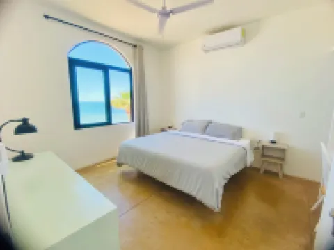 Brandnew beachfront apartment! Great view, private balcony, large shared terrace