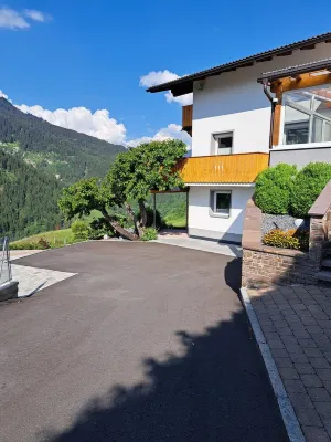 Ruhige Ferienwohnung in den Tiroler Bergen