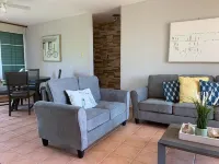 Sunny 2-bedroom condo by the beach