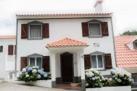 BEACH HOUSE - Casa das Hortênsias - STUNING VIEW - 6 sleeps 住宿飯店