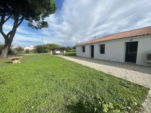 House in a very quiet area Hotels in Saint-Georges-d'Oleron