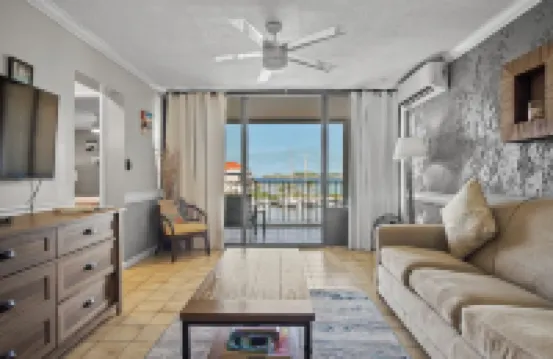 Sapphire Dominica- Gorgeous Views, Walk to beach. Washer/Dryer in unit.