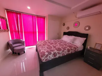 Our beautiful apartment over looks the ocean and as 24 hrs security. فنادق في 