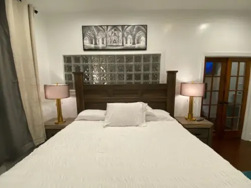 Stylish one bedroom apartment in downtown Jackson