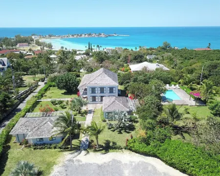 Grand 2BR 3BA Estate Home w/Picturesque Views! Hotels in Governor's Harbour