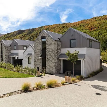 Shamrock Close - close to central Arrowtown