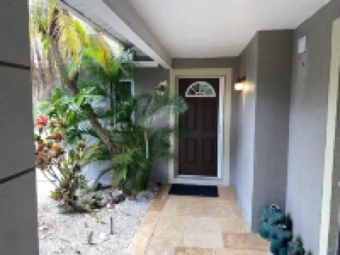 Beautiful Villa! On Wildlife Area, Natural Privacy! Close to Everything. Welcome Hotels in Oldsmar