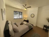 Delightful 2 bed detached home with secure parking Hotels in Cannock