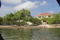 OBLSA # 441  2Bed/2Bath Hotels in Utila