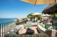 Casa Perezoso above Playa Los Muertos - Great Central Location