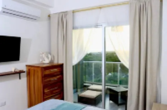 Stylish & Cozy 1 bed at 1 Min Walk to the Beach with Pool-Gym -Condo Apartment Hotels in Guayacanes