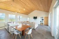 Ponciana Vista w/ Expansive view, pool