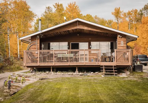 Cozy lake Cottage