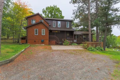 Private Waterfront 4 Season Cottage - Must See!