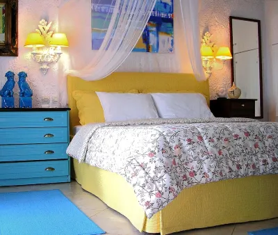 Villa with fantastic sea view and garden, 4 guests Hotel in zona Nirikos Camping