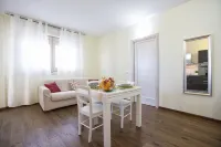 HOME SWEET HOME, apartment where you will find reception and availability