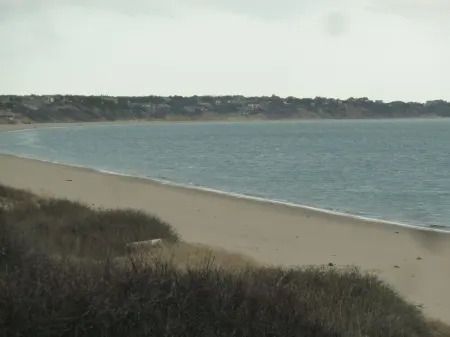 Waterfront-View Studio #22 · Deck, Parking & Free Shuttle to P-Town