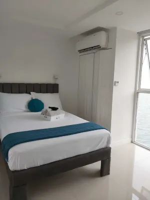 Modern yet cozy seaside condo with breathtaking views! Hotel a 