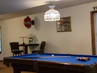 Game Room, Fire Pit, Close to Lakes, Quiet St, Family Time in the Mountains!