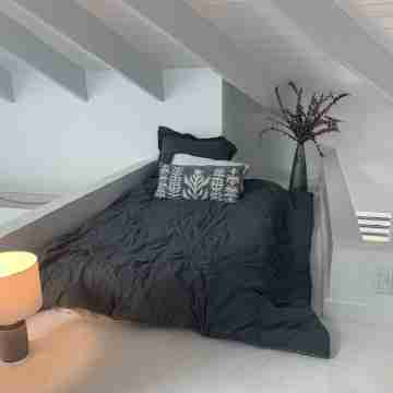 Breezy, eco-friendly, with pool and lagoon view Rooms