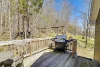Cozy Lewisburg Getaway w/ Deck + Lake Access! - Apartments