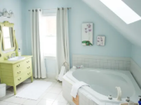 Salt Shaker Deli & Inn Hotels in Lunenburg County