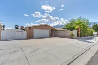 Outdoor Entertainment: Palm Springs Group Escape