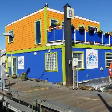 A Float Home B&B in Fisherman’s Wharf