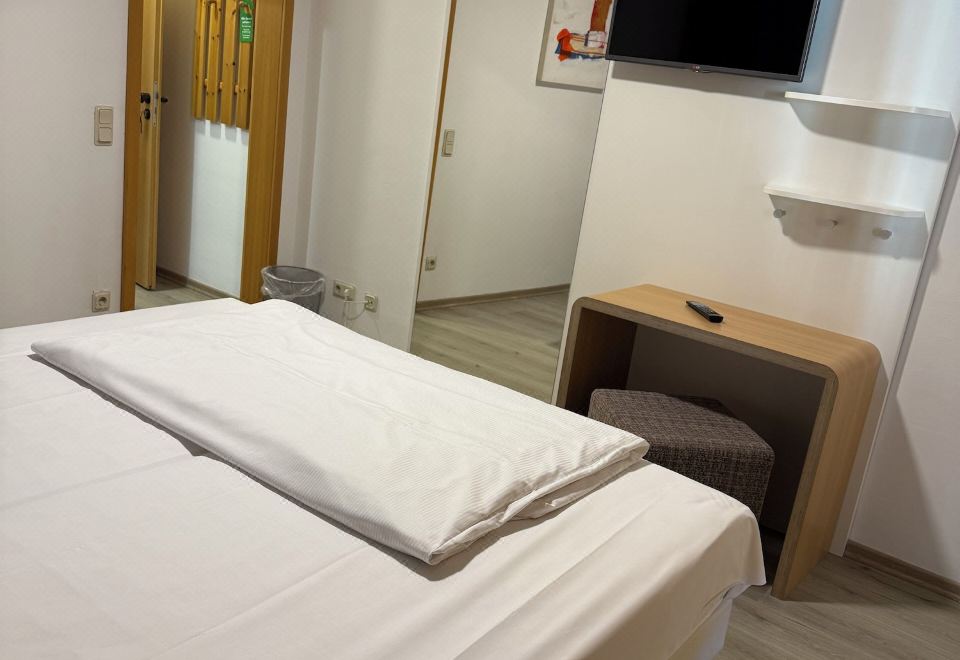 Hotel Eurocity - Housity