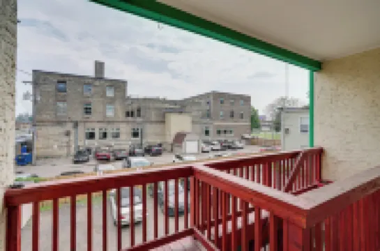 Bright Minneapolis Apartment - 1 Mi to Downtown!