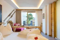 Alpotel Dolomiten Hotels in Molveno